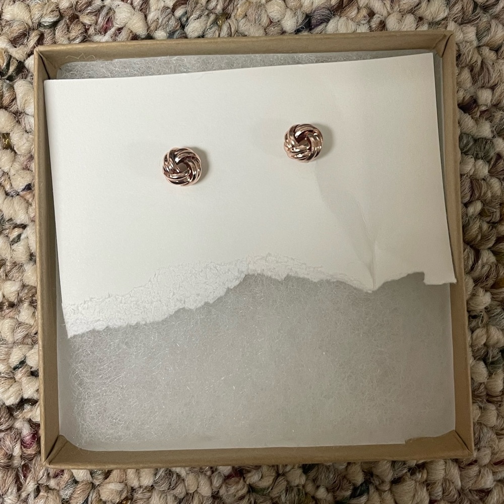 Rose gold knot earrings